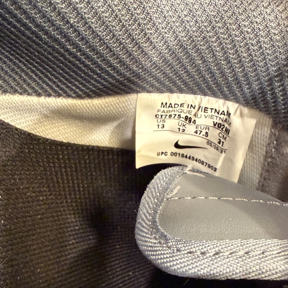 Nike Air Force 1 Men's Sneakers in Gray and White - Picture 7 of 7